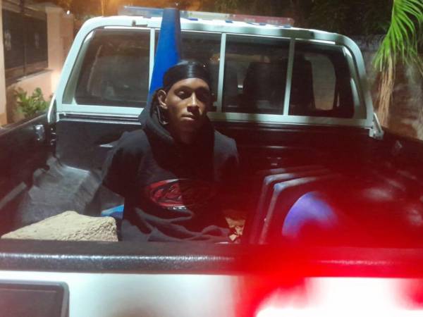 El joven fue puesto, por su madre, a las órdenes de la Policía Nacional.