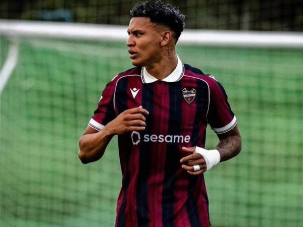 Kervin Arriaga firmará por cuatro temporadas con su nuevo club.