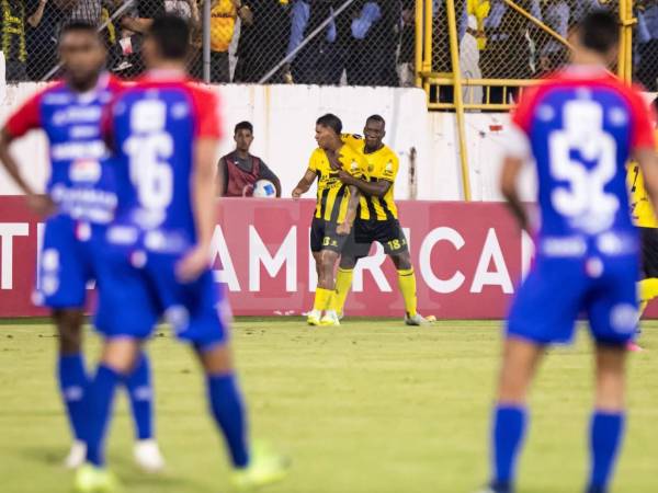 Imágenes del desarrollo del partido.