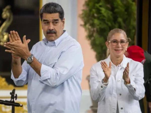 La defensa insiste en que el bloqueo de activos por sanciones de Estados Unidos vulnera el derecho a una defensa justa.