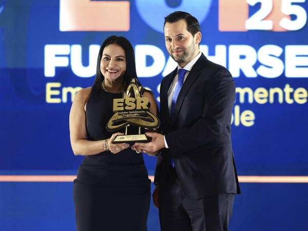 Tigo Honduras fue reconocida por décimo sexto año consecutivo con el Sello de Empresa Socialmente Responsable (ESR), otorgado por Fundahrse, destacando su liderazgo en inclusión digital, educación y sostenibilidad.