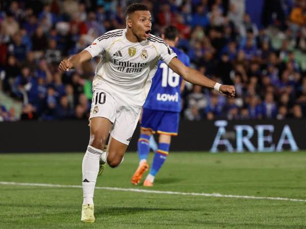 Imágenes del desarrollo del partido.