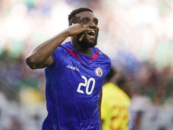 Imágenes del desarrollo del partido Haití vs Costa Rica.