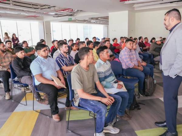 Los hondureños que se postularon, también fueron capacitados por la Secretaría de Trabajo.