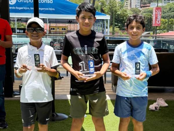 Echeverri volvió a levantar el trofeo de campeón en la categoría U12 masculina para consolidarse como tricampeón nacional.