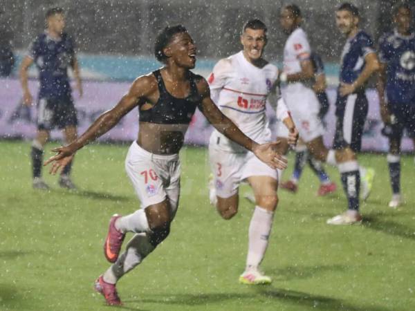 Dereck Moncada anotó su cuarto gol en este torneo Apertura con el Olimpia.
