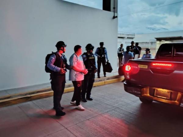 La extradición del acusado fue aprobada el pasado 29 de agosto y ejecutada poco después, luego de que el sospechoso fuera entregado a la comitiva hondureña.