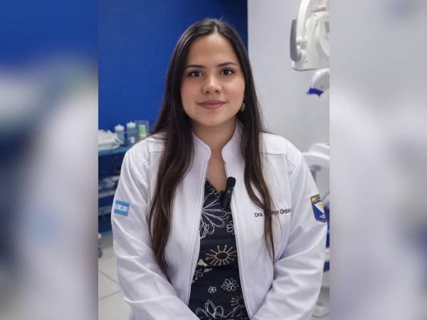 Con valentía y vocación, Kimberly Ordóñez construye su camino en la odontología.