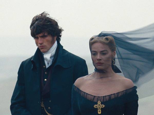 Protagonizada por Margot Robbie, la adaptación del clásico de Emily Brontë debuta con 82 millones de dólares globales, superando las expectativas y consolidando el regreso de los dramas románticos a la gran pantalla.