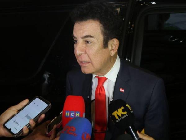 Salvador Nasralla aseguró que le han quitado varios votos para favorecer al Partido Nacional.