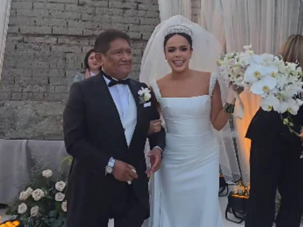 La pareja se casó después de cuatro años de relación.