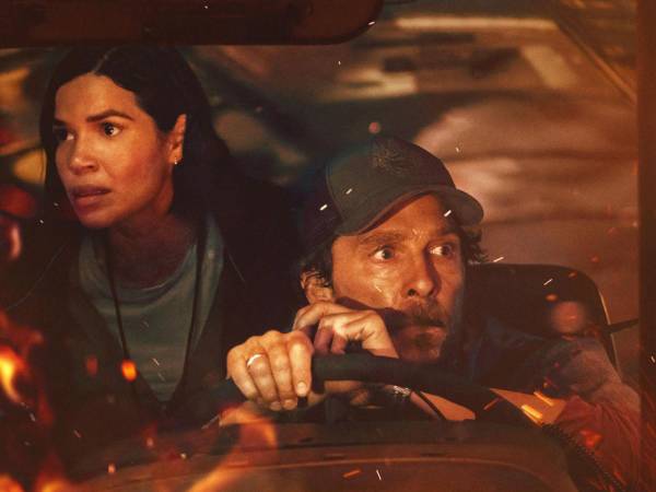 El filme, dirigido por Paul Greengrass y coprotagonizado por América Ferrera y Jamie Lee Curtis, narra cómo un conductor de autobús escolar salvó a 22 niños en medio del desastre.