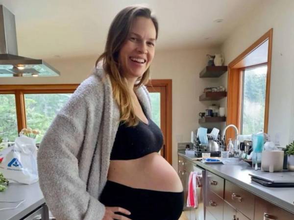 La actriz Hilary Swank, ganadora de dos Oscar, anuncia que será madre por tercera vez
