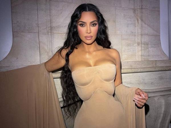 Kim Kardashian comparte el estado de su aneurisma cerebral tras el impactante diagnóstico.