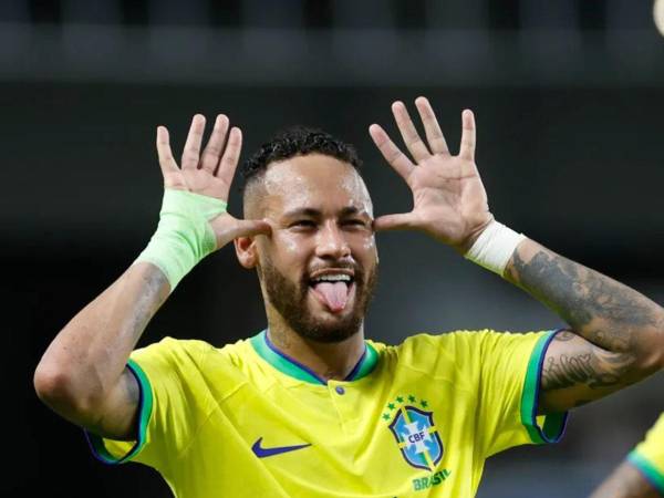 Neymar fue incluido en la prelista de 55 futbolistas para el Mundial.