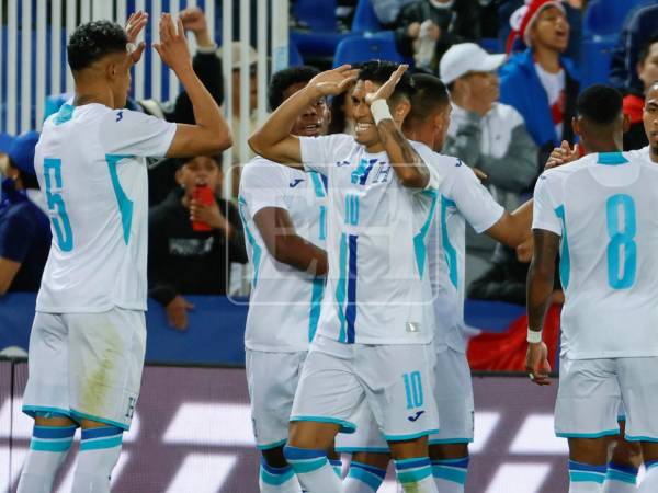 La selección de Honduras se vio bien en amistoso ante Perú en primer partido de José Molina.