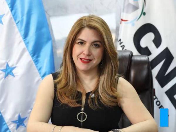 Cossette López es la representante del Partido Nacional ante el CNE.