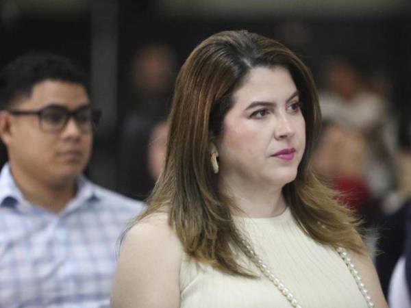 Cossette López, consejera del CNE, instó a respetar la autonomía electoral.