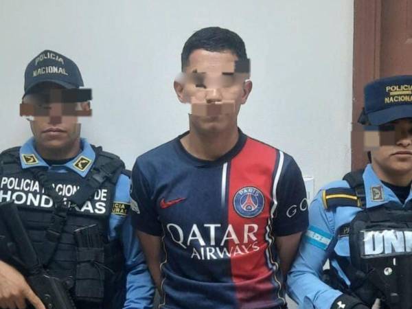 La Policía Nacional detuvo a un soldado tras asesinar a un ciudadano con arma blanca en la Quinta Avenida de Comayagüela.