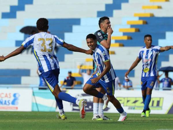 Imágenes del desarrollo del partido.