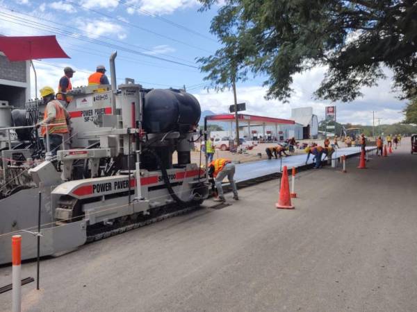 Debido a la falta de pago muchos proyectos se mantienen a medio vapor por iniciativa de las empresas.