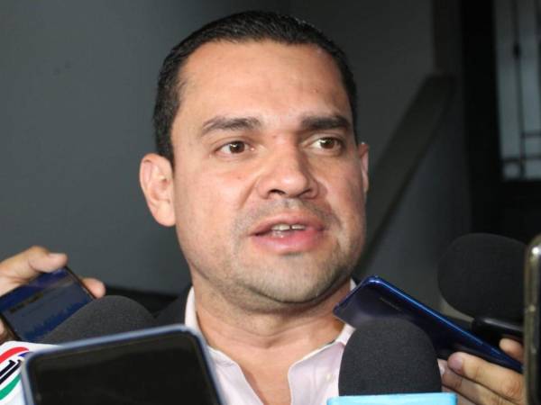 Diputado y jefe de bancada del Partido Nacional, Tomás Zambrano.