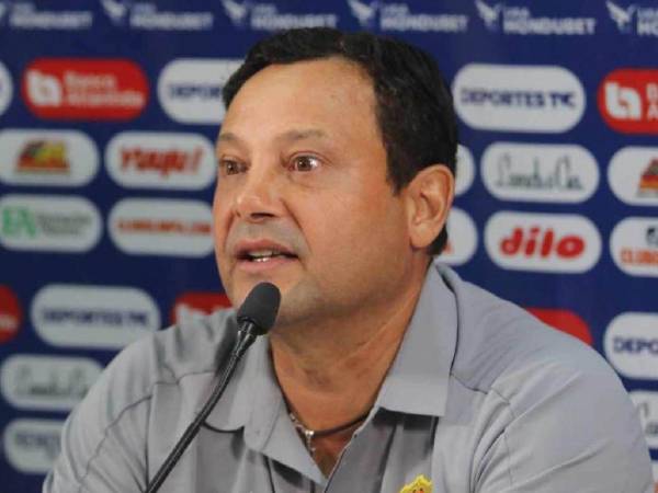 El entrenador estuvo satisfecho con la demostración de sus jugadores a pesar de la derrota.