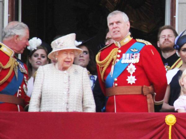 Presionado por el rey Carlos III y cercado por nuevas acusaciones, el hermano del monarca se refugia ahora en Sandringham. Te contamos todos los detalles de su salida de Windsor y cómo es su nueva vida en la sombra tras perder sus títulos y su hogar.