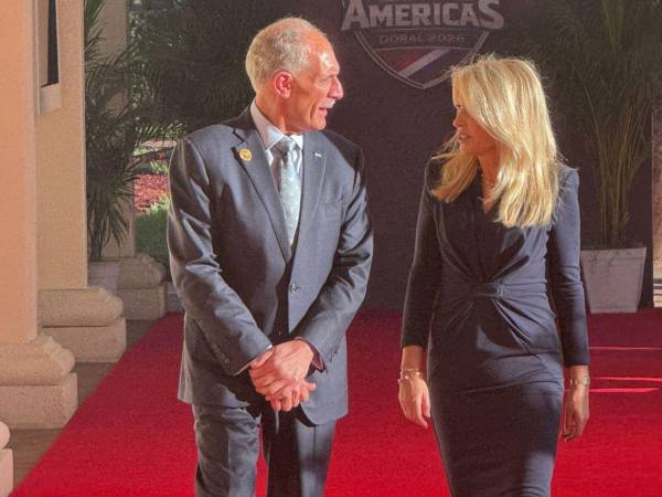 El presidente de Honduras, Nasry Asfura, arribó a la ciudad de Miami, en el estado de Florida, para participar en la Cumbre Escudo de las Américas, un encuentro que reúne a mandatarios del continente para discutir temas de economía, seguridad regional y cooperación política.