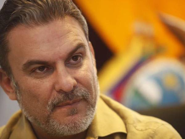 Serrano argumentó que el exministro trabajó durante años en combatir la actividad del crimen organizado, que fue condecorado en 2016 por la DEA por dicho trabajo y que su tío fue asesinado en 2012 por la banda criminal Los Lobos.