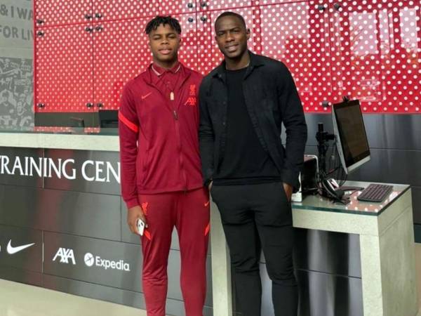 La leyenda del fútbol hondureño ha estado presente en el crecimiento futbolístico de Keyrol.