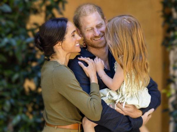 Un nuevo vídeo de Meghan Markle deja ver el día a día de la familia Sussex en su regreso al Reino Unido.