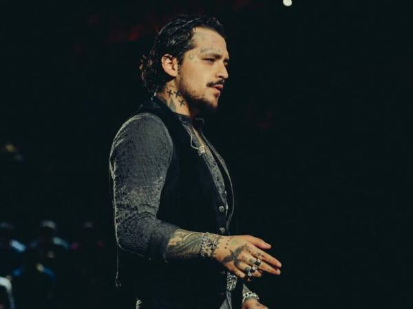 El cantante mexicano Christian Nodal ha atravesado por diversas relaciones sentimentales, desde romances discretos hasta mediáticos.