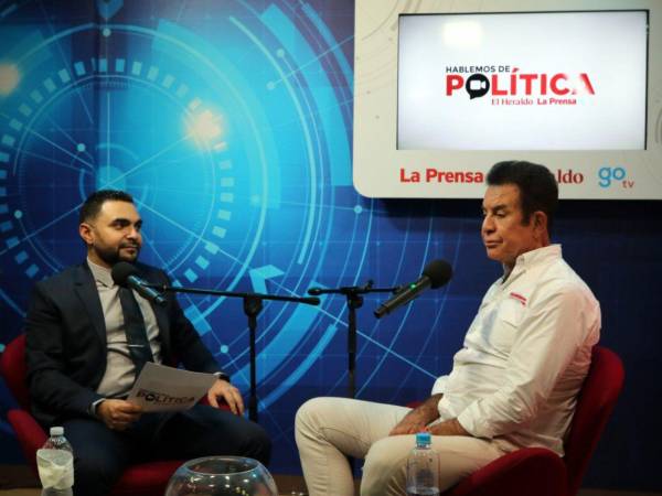 En Hablemos de Política conocerá las propuestas y la trayectoria de los candidatos presidenciales. En la imagen, Salvador Nasralla, participando en este espacio.