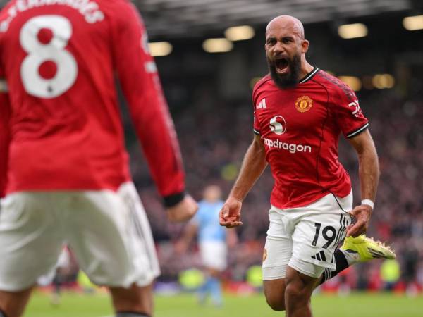 Manchester United triunfó y se mete en los primeros puestos de la Premier League.