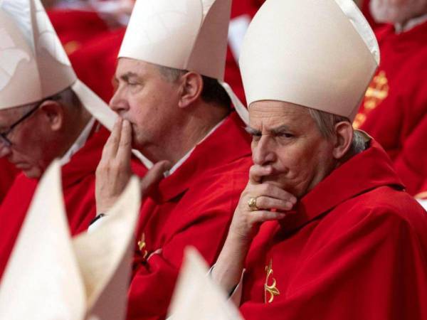 Este proceso se repetirá hasta que uno de los cardenales obtenga al menos dos tercios de los votos, momento en el que la tradicional fumata blanca anunciará al nuevo pontífice. ​