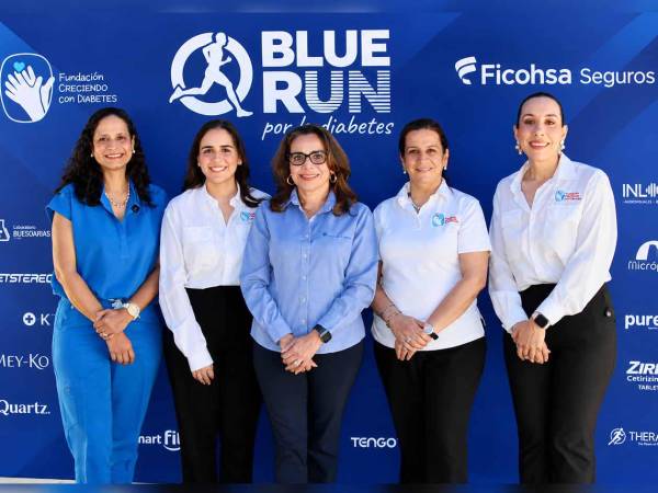 Representantes de la Fundación Creciendo con Diabetes, patrocinadores y aliados participan en el lanzamiento oficial de Blue Run 2026, que celebrará su sexta edición el próximo 8 de noviembre.