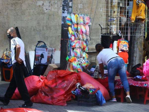 Los comerciantes solicitan permiso para operar en el emblemático Paseo Liquidámbar del Centro Histórico de Tegucigalpa.