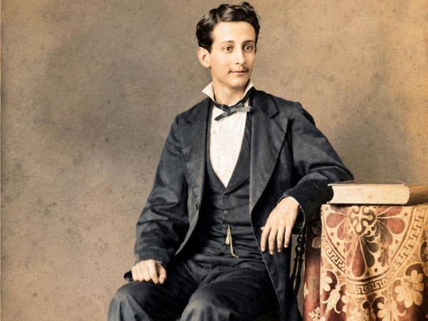 Manuel Molina Vijil nació en Tegucigalpa el 25 de octubre de1853. Tenía apenas 29 años cuando se quitó la vida