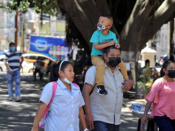 Las familias hondureñas prefieren tener dos o un hijo por factores sociales y económicos, indican expertos en demografía.