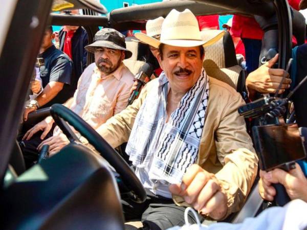 El expresidente Zelaya se refirió a la conformación de la comisión permanente en el Congreso.