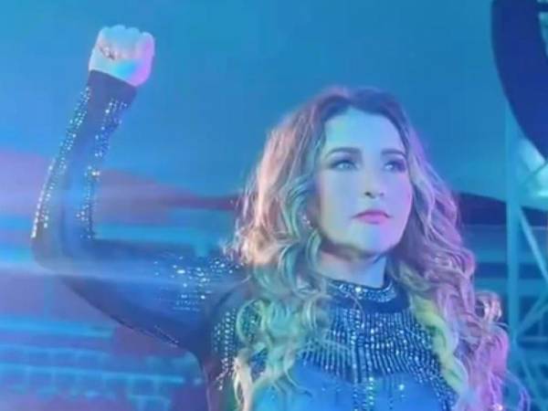 La cantante mexicana Alicia Villarreal sigue en el centro de la atención tras los presuntos episodios de violencia que ha denunciado en contra de su esposo, el productor musical Cruz Martínez.
