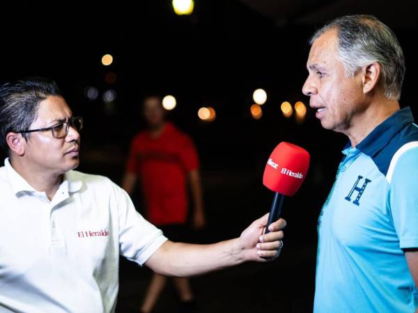 José Ernesto Mejía acepta que Panamá llega como favorito a este juego ante Honduras.