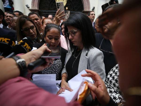 Las diputadas de oposición realizaron la lectura del decreto que fue aprobado a dispensa de dos debates.