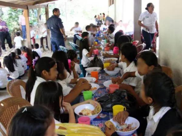 Los fondos permitirán fortalecer la alimentación escolar en unas 2.000 escuelas públicas.