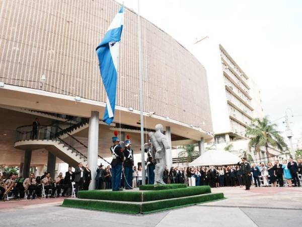 El Día de la Bandera Nacional se conmemora en Honduras cada 1 de septiembre, de acuerdo con un decreto oficial emitido en 1995 durante el Gobierno del expresidente Carlos Roberto Reina.