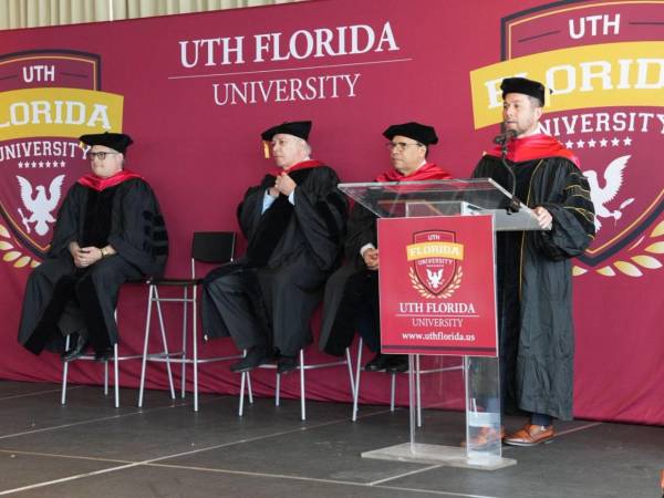 UTH Florida University celebra su acreditación oficial en EE. UU., un paso clave para fortalecer su alcance internacional y la validez de sus títulos.
