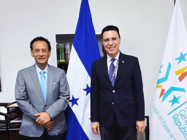 El ministro-director del Instituto Nacional Agrario (INA), Javier Talavera, sostuvo un encuentro de acercamiento con el Procurador General de la República, Dagoberto Aspra.