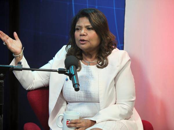 La abogada Karla Romero, apoderada legal de Salvador Nasralla, aseguró que se tranrgredieron muchos derechos constitucionales en detrimento de su defendido.