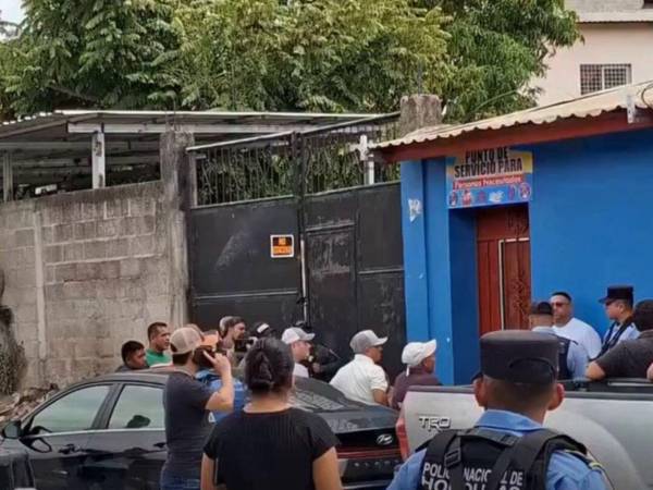 La Policía Nacional llegó hasta la empresa HLV para investigar las denuncias hechas por los inversionistas.